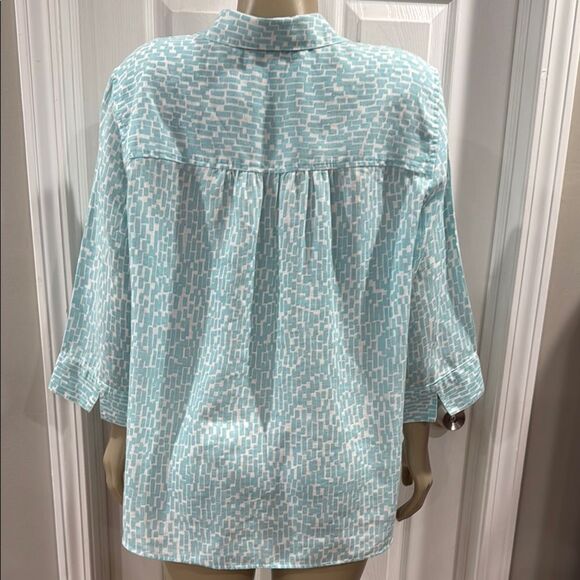 CHICO’S FRESH CHIC BUTTON DOWN SHIRT. - Picture 2 of 7